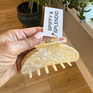 🆕 Cream Acrylic Hair Claw